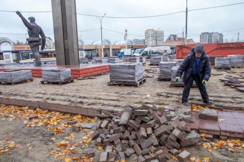 2019.10.10-blagoustroi-stvo-privokzalnoi-ploshhadi-zhd-stantsiya-podolsk-0961