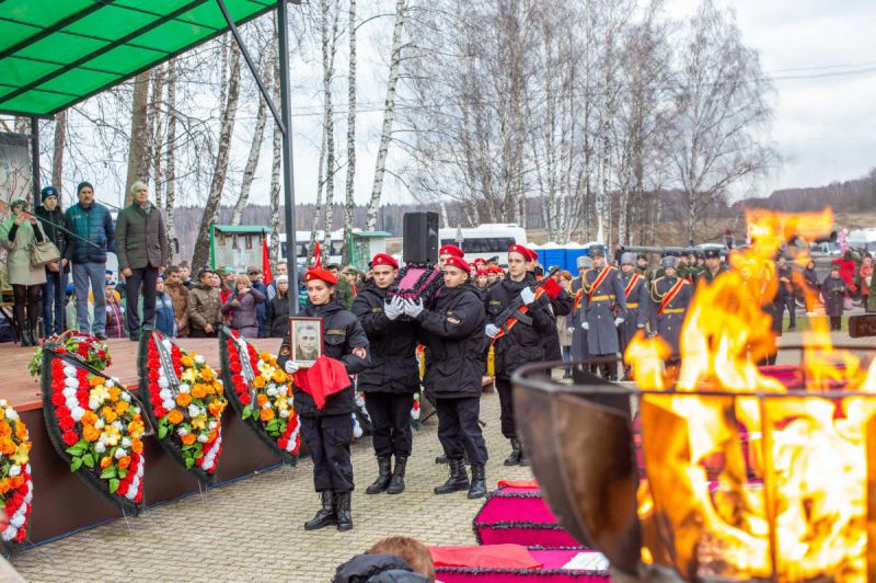 2019.10.26-zahoronenie-kuzovlevo-vahta-pamyati-pestov-4357