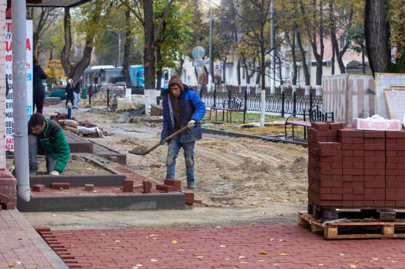 2019.10.10-blagoustroi-stvo-privokzalnoi-ploshhadi-zhd-stantsiya-podolsk-0948