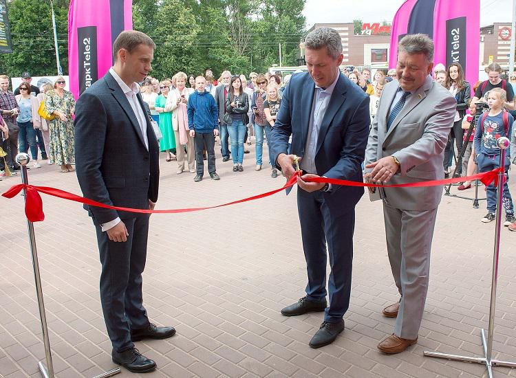 «Онлайн-парк» торжественно открылся на бульваре имени Евгения Карелова в Подольске 