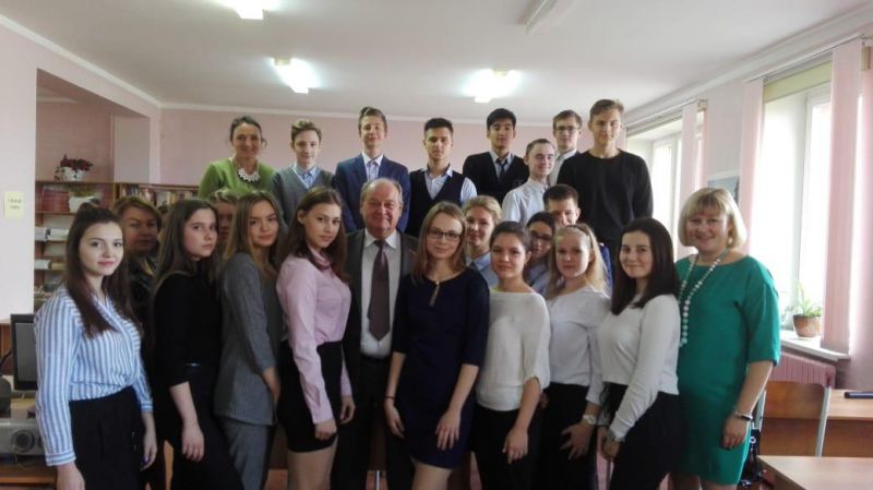 «Парламентский урок» прошел в Толбинской школе