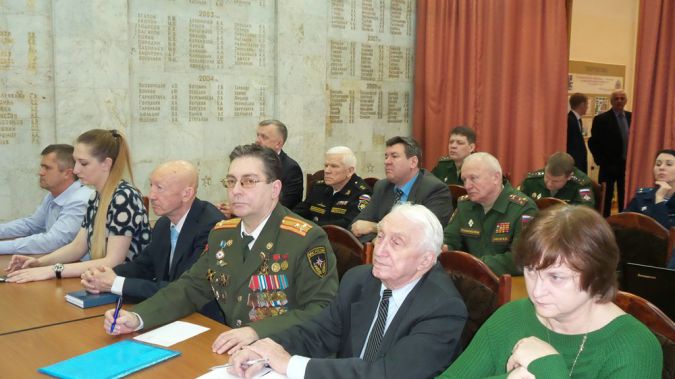 На круглом столе обсудили подготовку военных кадров