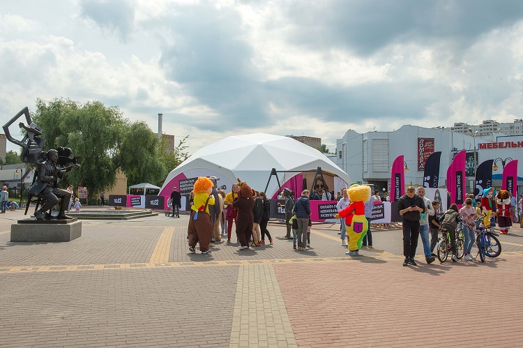 «Онлайн-парк» торжественно открылся на бульваре имени Евгения Карелова в Подольске 
